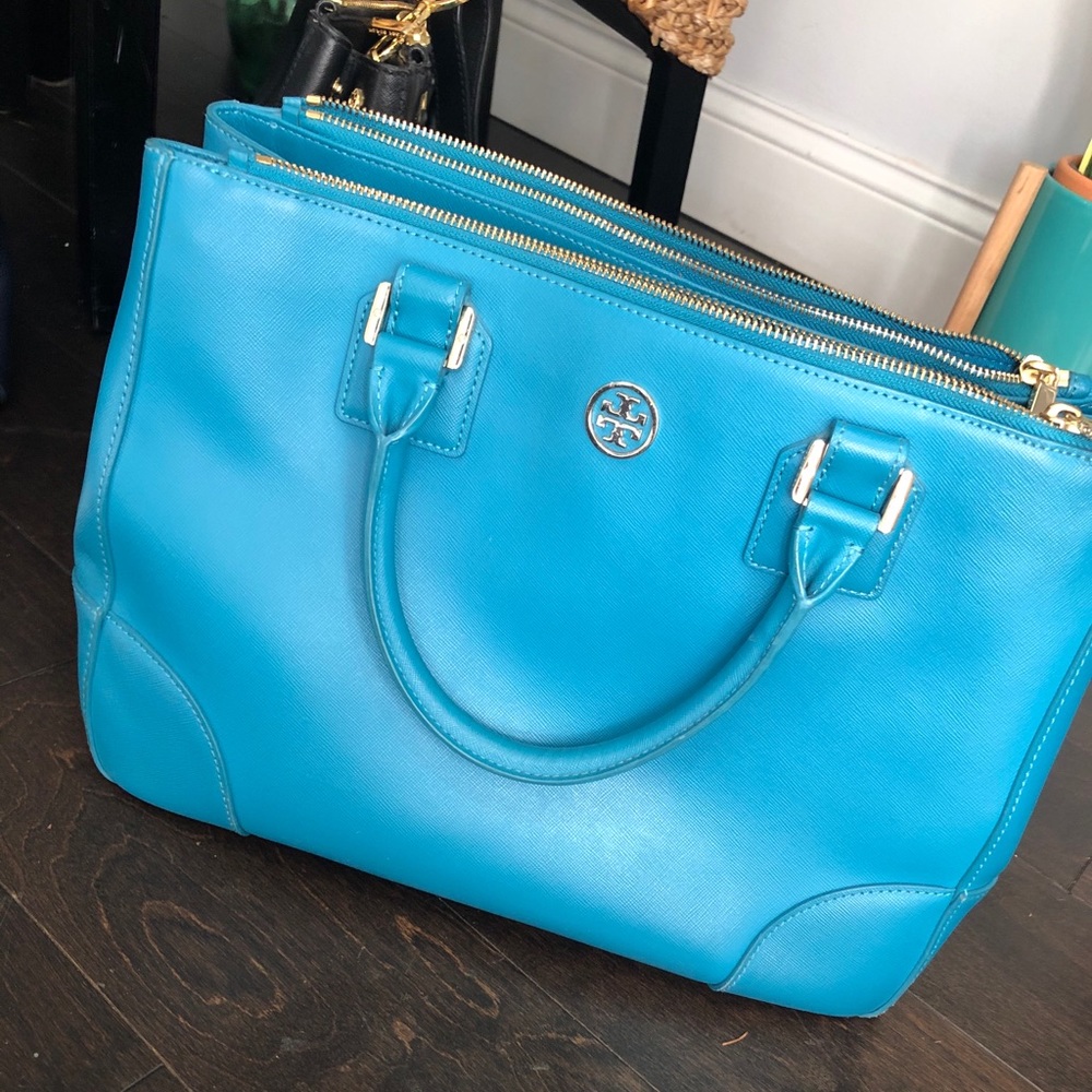 Tory Burch Robinson Purse in great condition